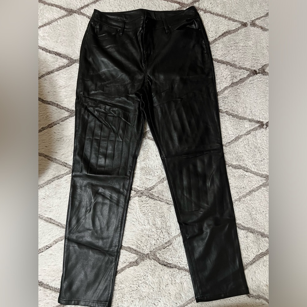 Black lether pants